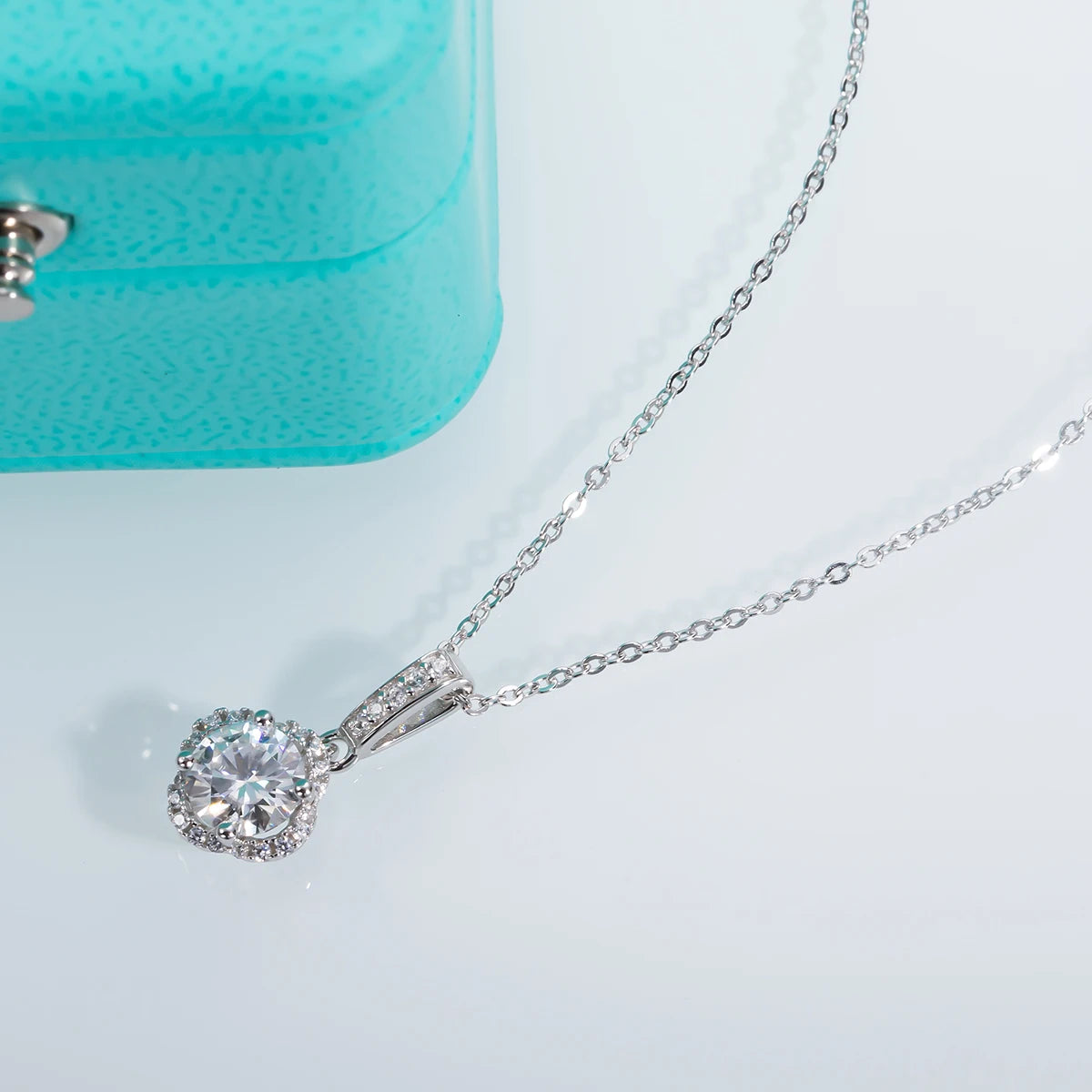 Four Leaf Moissanite Pendant Necklace